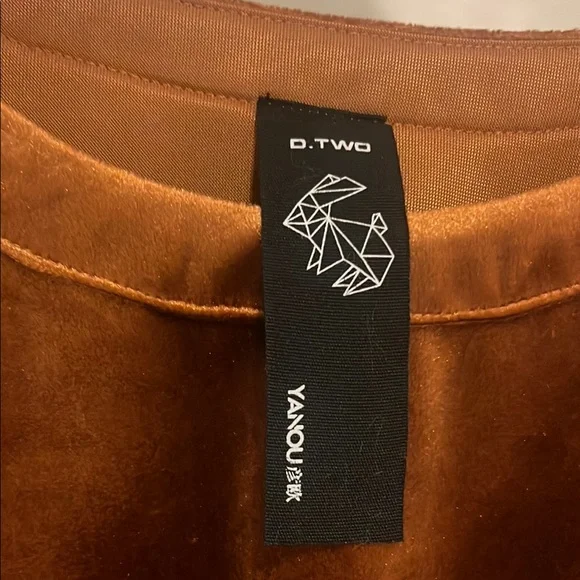 Brown Velvet Short Sleeve Top with Belt - Picture 3 of 6